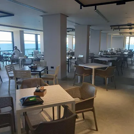 ホテル Joelle Premium 4*