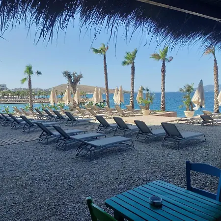 Ξενοδοχείο Joelle Premium