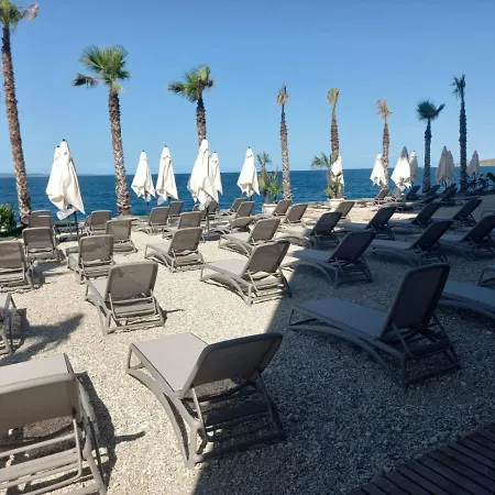 Ξενοδοχείο Joelle Premium 4*