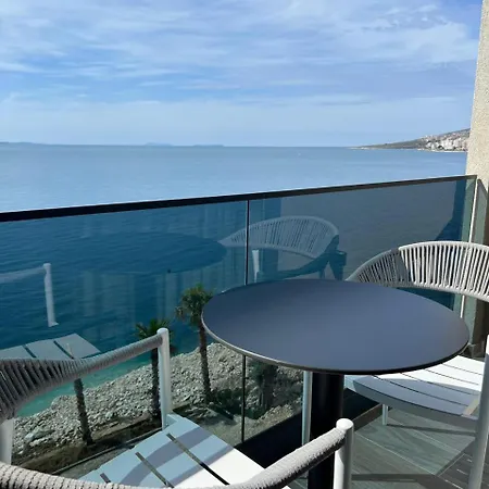 Joelle Premium Sarandë