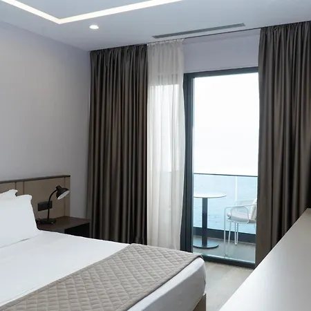 Joelle Premium 4* Sarandë