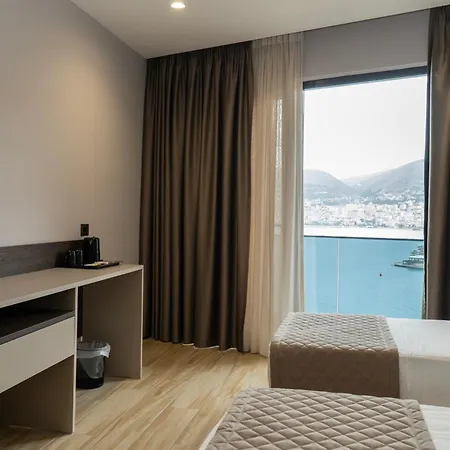 Joelle Premium 4* Sarandë