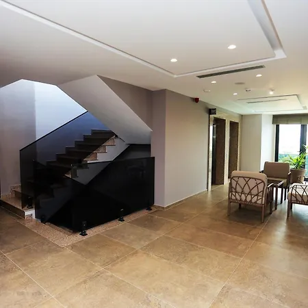 ホテル Joelle Premium 4*