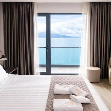 Joelle Premium Hotel