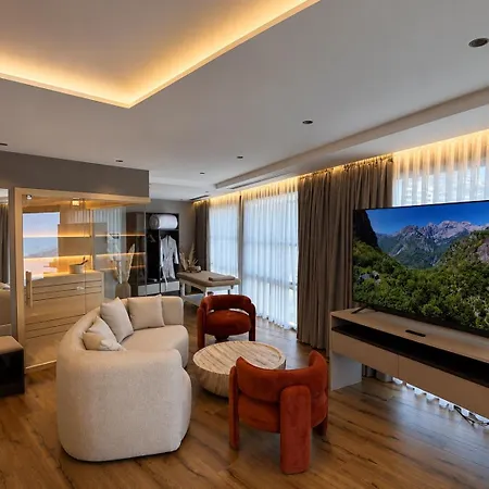 Joelle Premium Hotel 4*