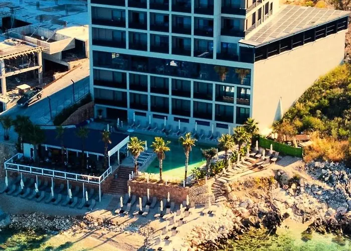 Joelle Premium Hotel 4*