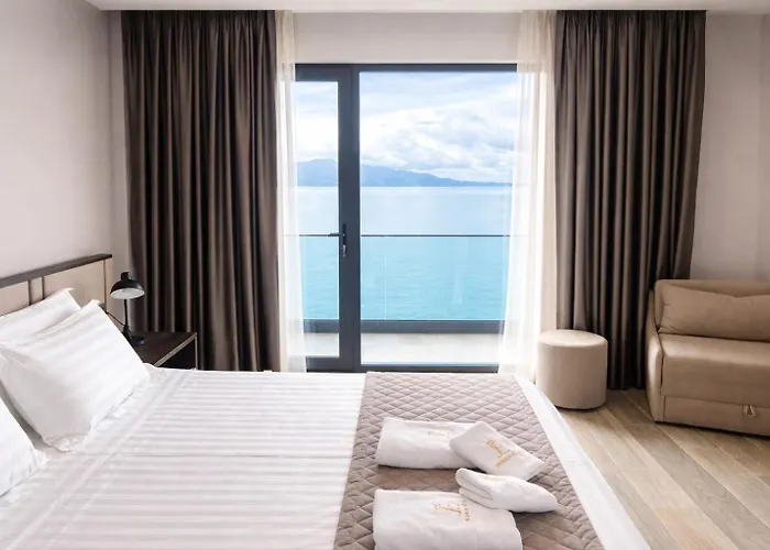 Joelle Premium Hotel